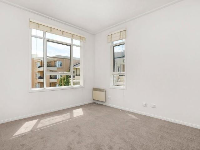 Apartment for rent in Port Melbourne, Melbourne