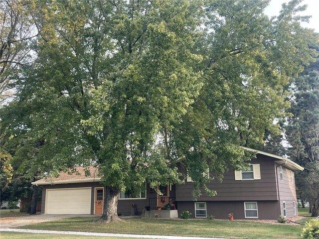 House for sale in Tracy, Minnesota