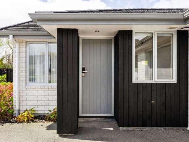 Townhouse for sale in Queenwood, Hamilton City