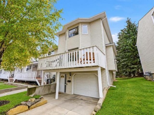 Townhouse for sale in Glenbrook, Calgary