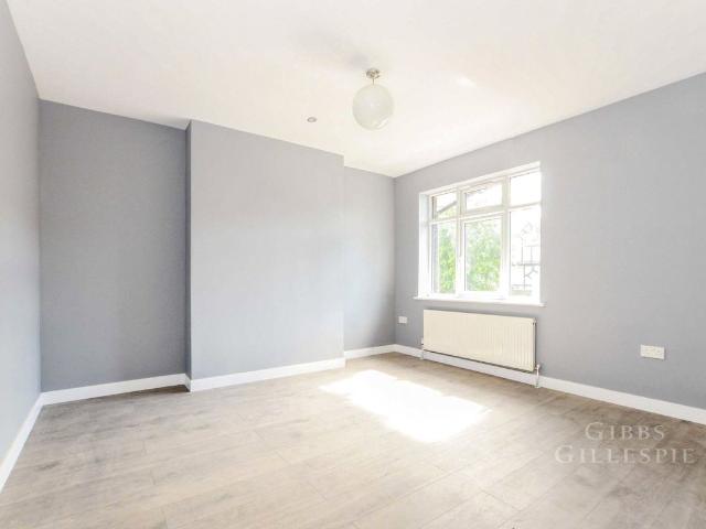 Room for rent in Lane, Greater London