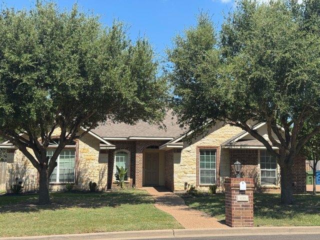 House for sale in Hewitt, Texas