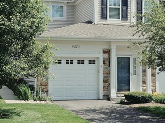 Townhouse for rent in Waters Edge, Island Lake