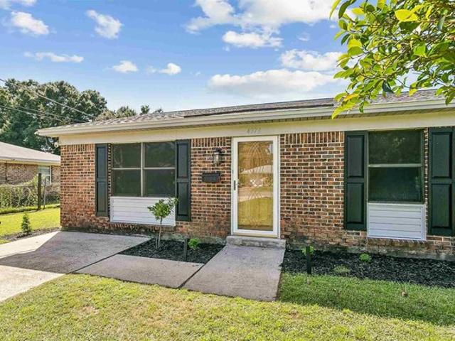 House for sale in Pace, Florida