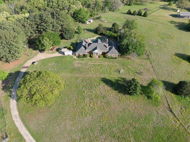 House for sale in Henderson, Texas