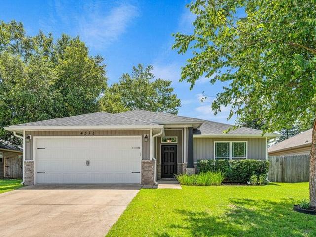 House for sale in Pace, Florida