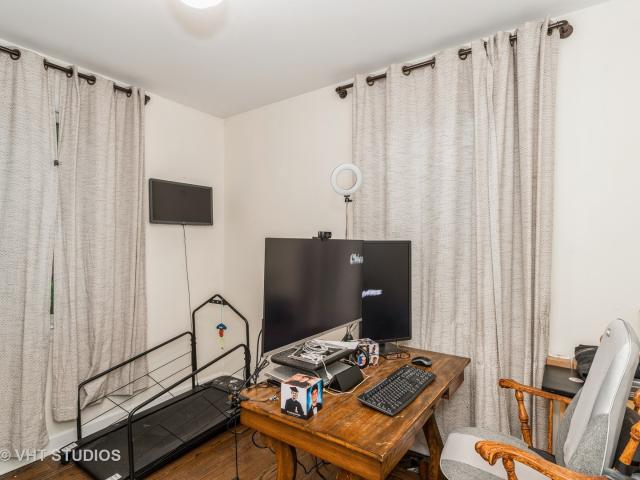 House for sale in Deerfield
