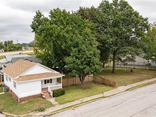House for sale in Wood River, Madison County