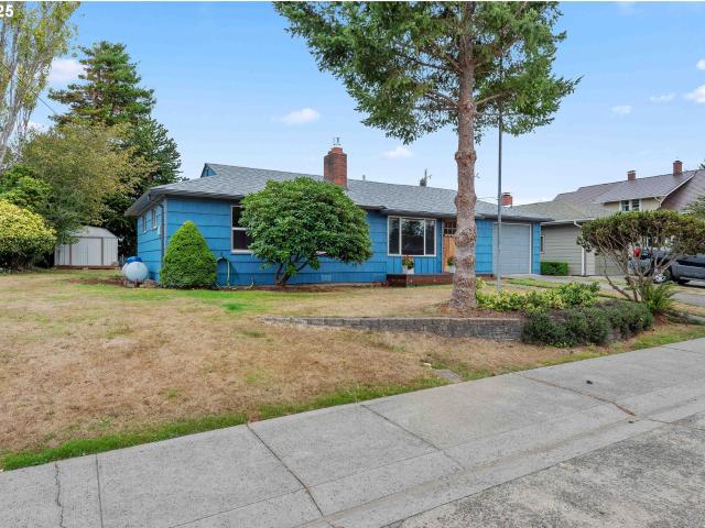 House for sale in North Bend, Oregon