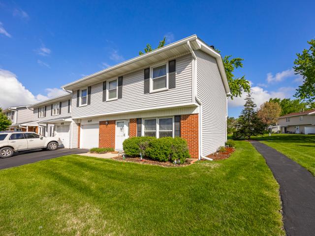 Townhouse for sale in Bolingbrook, Illinois