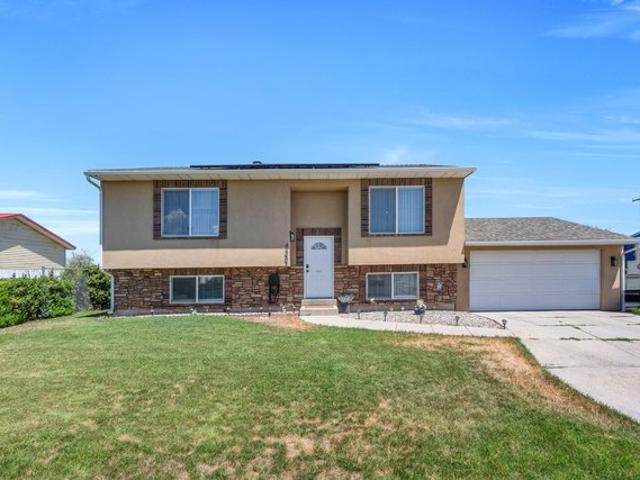 House for sale in West Valley City, Utah