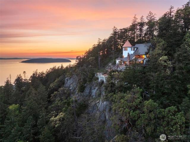 House for sale in Anacortes