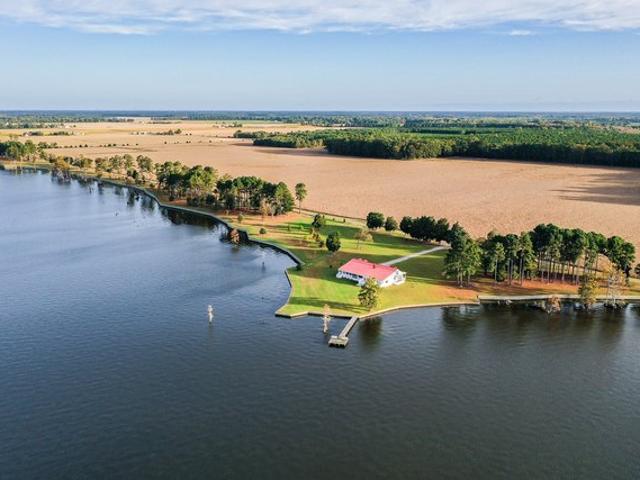Farm for sale in Hertford, Perquimans County