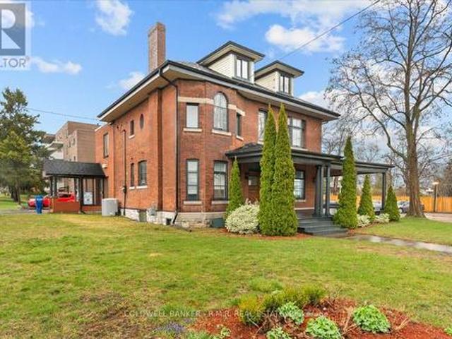 Commercial for rent in Cobourg, Ontario