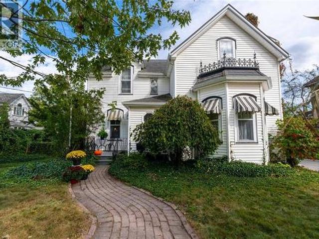 House for sale in Petrolia, Ontario