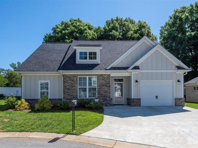 House for sale in Yadkinville, North Carolina