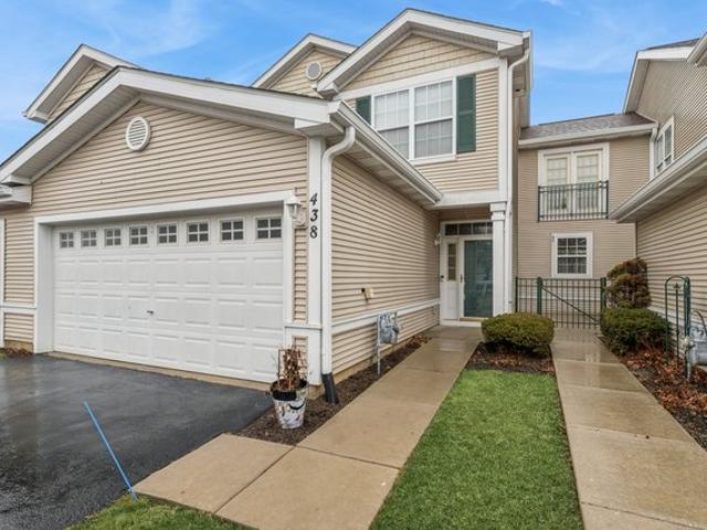 Townhouse for sale in Round Lake, Illinois