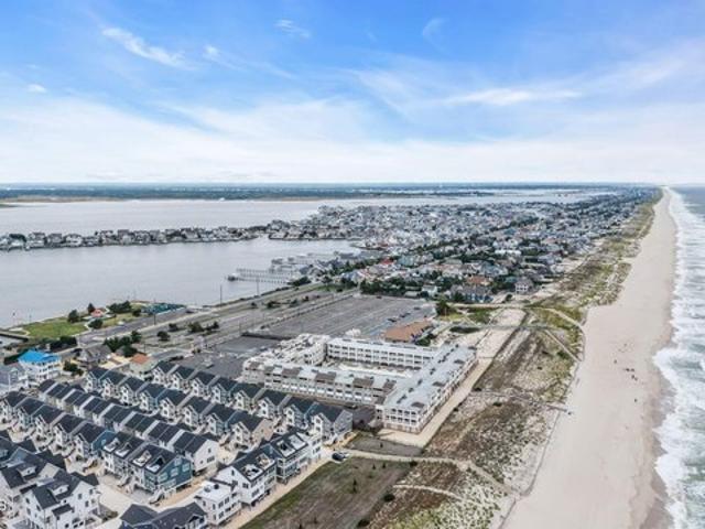 Condo for sale in Mantoloking, New Jersey
