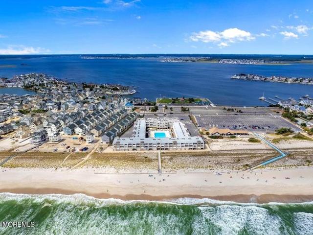 Condo for sale in Mantoloking, New Jersey