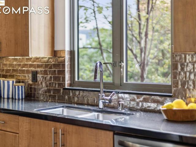 Condo for sale in Oakland