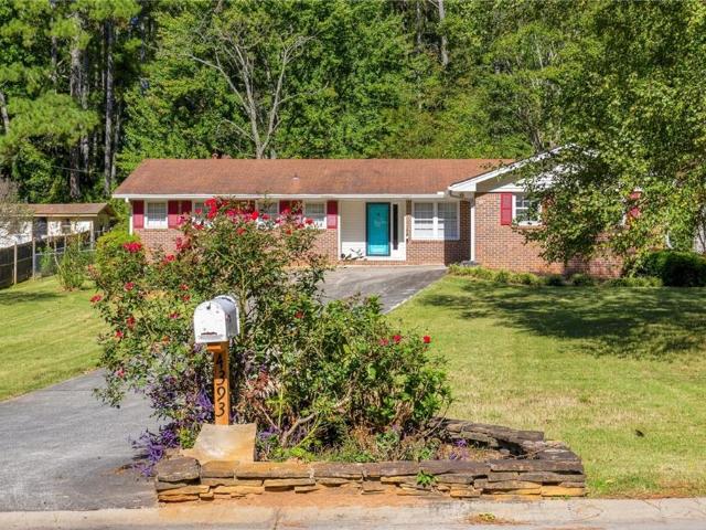House for sale in Killian Hill Manor, Lilburn