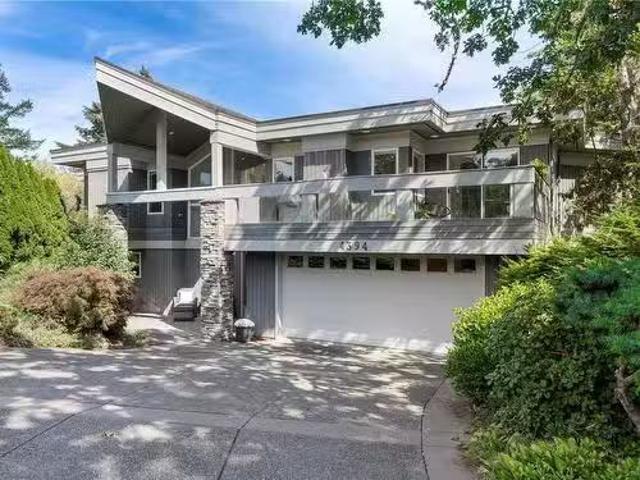 House for sale in Saanich, British Columbia