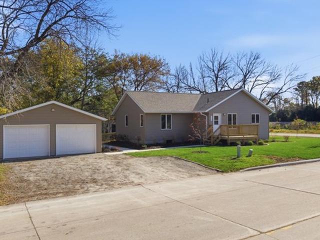House for sale in Waseca, Waseca County