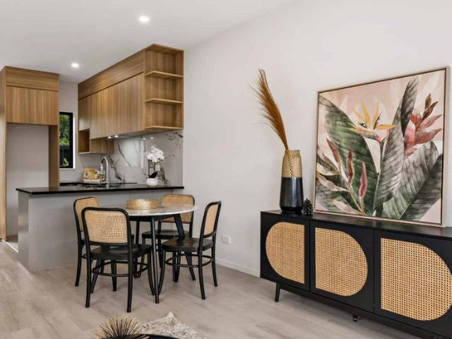 Townhouse for rent in Oratia