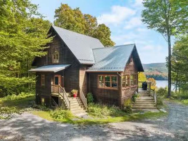 House for sale in Memphrémagog, Quebec