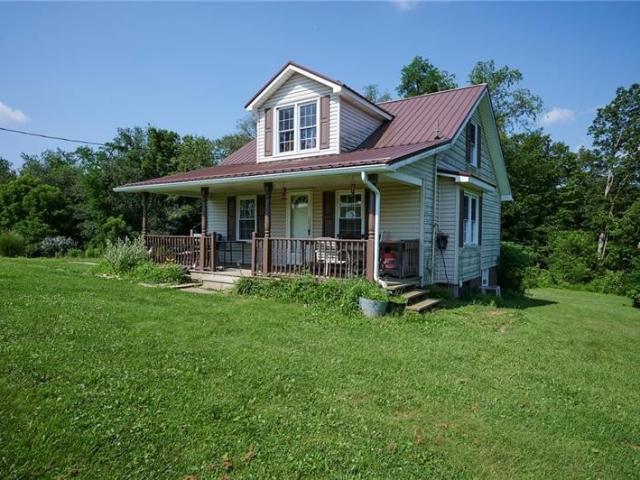 House for sale in Hickory, Pennsylvania