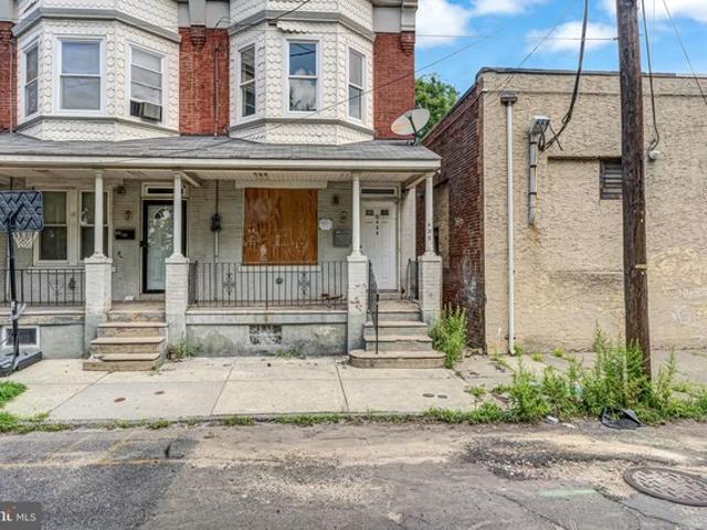 Townhouse for sale in Camden, New Jersey