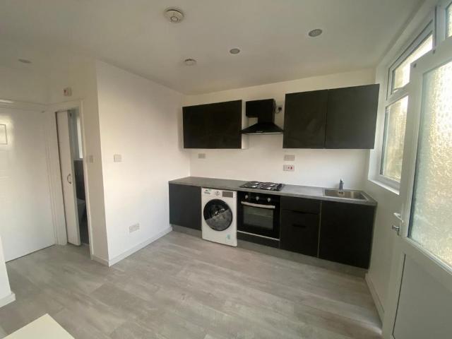 Apartment for rent in Lane, Greater London