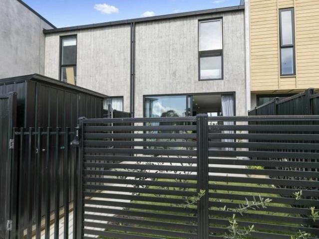 Townhouse for rent in Days Bay, Wellington