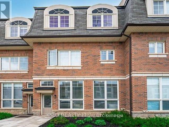 Townhouse for sale in Oakville, Ontario