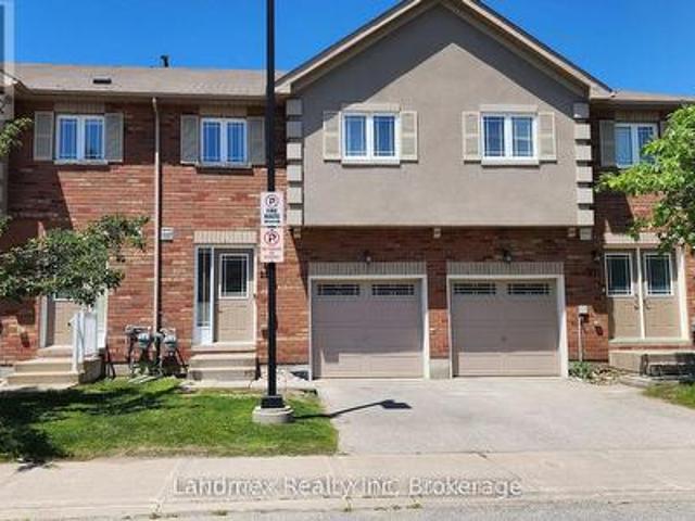 Townhouse for sale in Barrie, Ontario