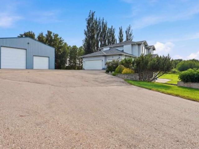 House for sale in Alberta