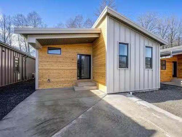 House for sale in Cumberland, British Columbia