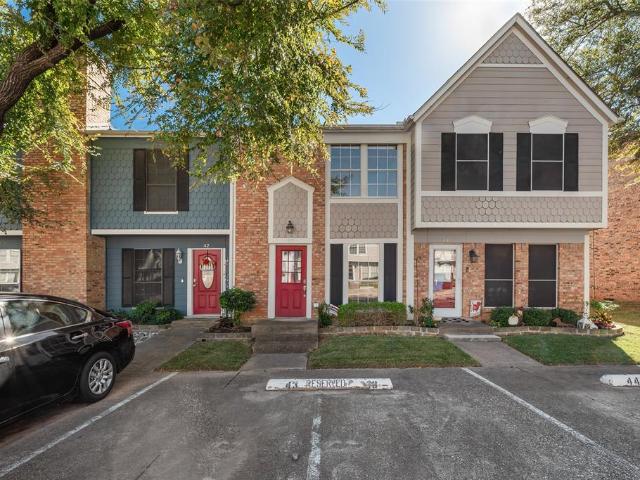 Townhouse for sale in Euless, Texas