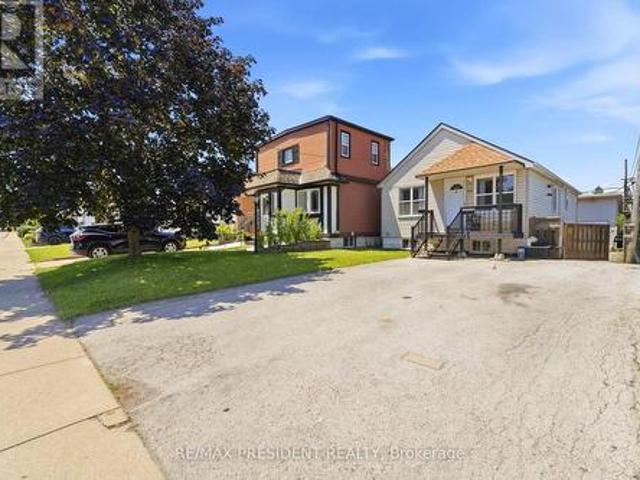 House for sale in Mcquesten West, Hamilton