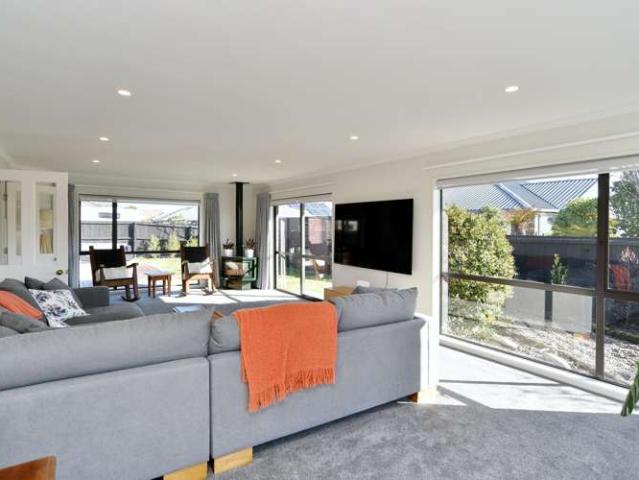 House for sale in Chaslands, Canterbury