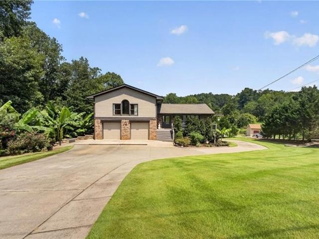 House for sale in Stoneview Acres, Lilburn