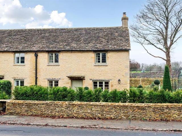 House for rent in Fossebridge, Gloucestershire