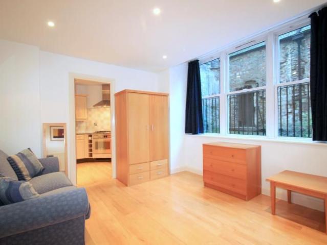 Studio for rent in West Smithfield, Lyons