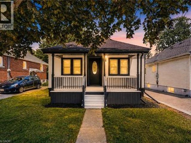 House for sale in Centremount, Hamilton