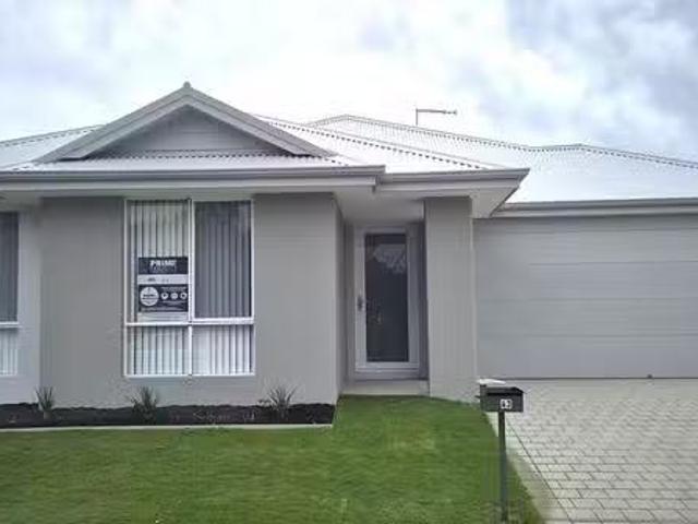 House for rent in Lakelands