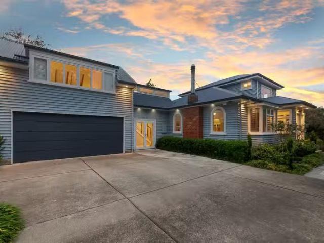 House for sale in Chaslands, Canterbury