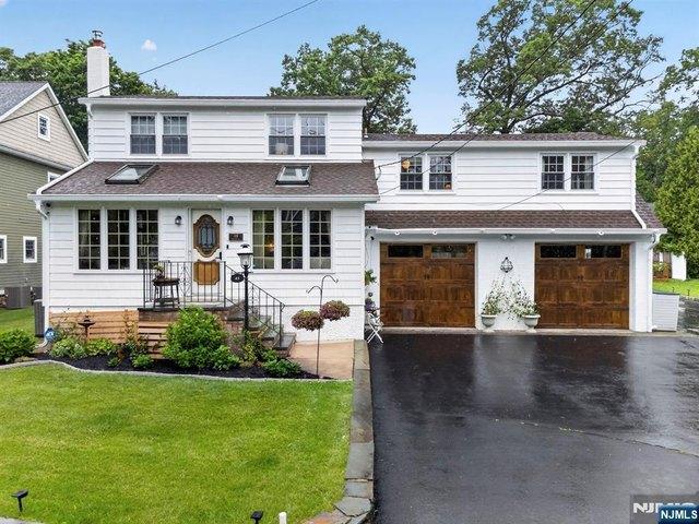 House for sale in Midland Park, New Jersey