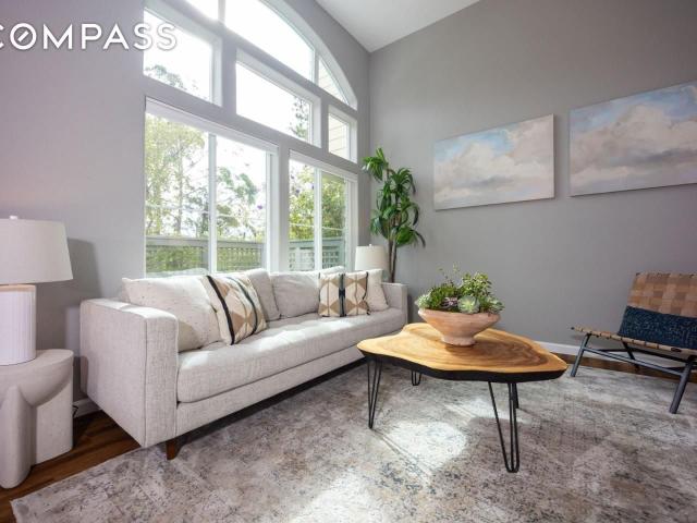 Townhouse for sale in San Mateo, California