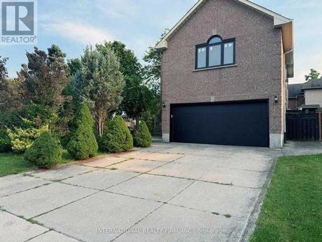 House for sale in Ancaster, Ontario