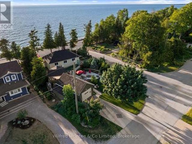 House for sale in Ontario